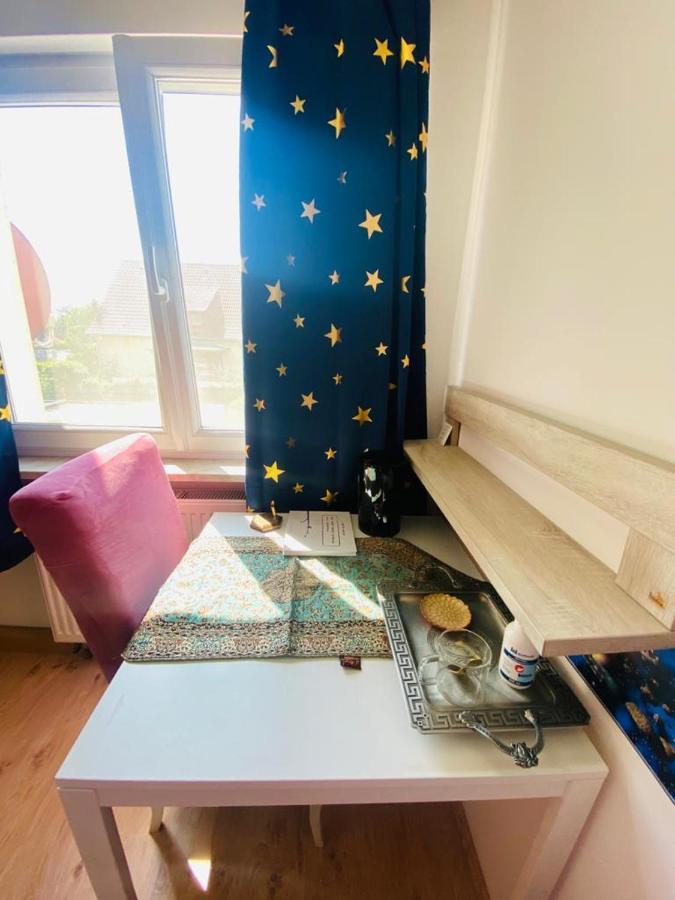 Schoenes Zimmer Im Charmanten Haus Berlijn Buitenkant foto