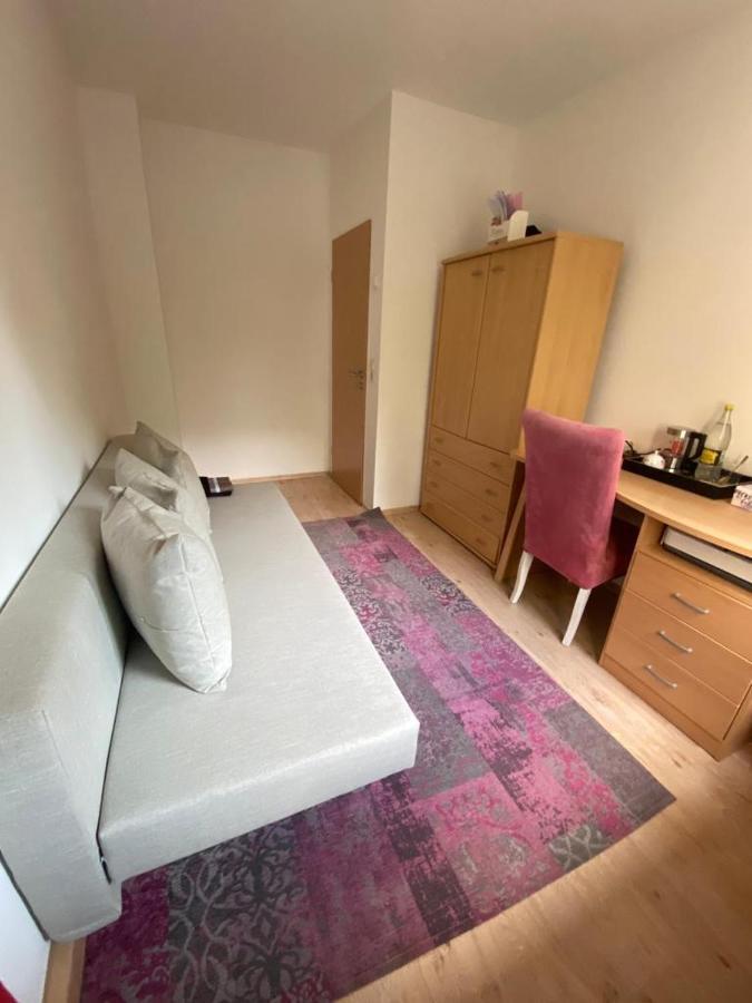 Schoenes Zimmer Im Charmanten Haus Berlijn Buitenkant foto